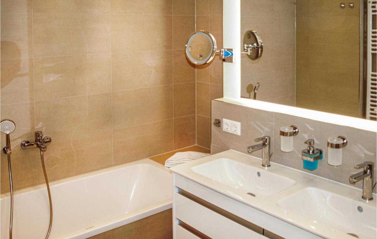 2 Bedroom Lovely Apartment In Binz Ot Prora Lubkow ภายนอก รูปภาพ