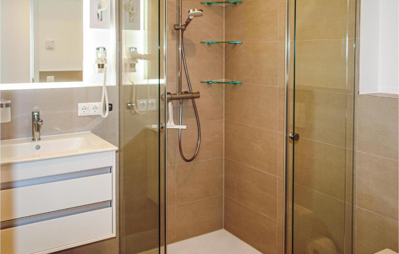 2 Bedroom Lovely Apartment In Binz Ot Prora Lubkow ภายนอก รูปภาพ